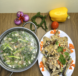 GÀ TRE NẤU CHAO XÉ PHAY