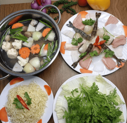 LẨU HẢI SẢN SỐNG