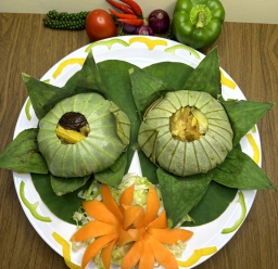 GÂN BÒ HẤP LÁ SEN